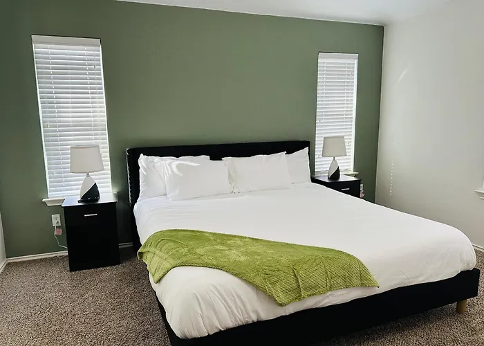 Sandy Retreat For Family And Groups Austin Holiday home Round Rock