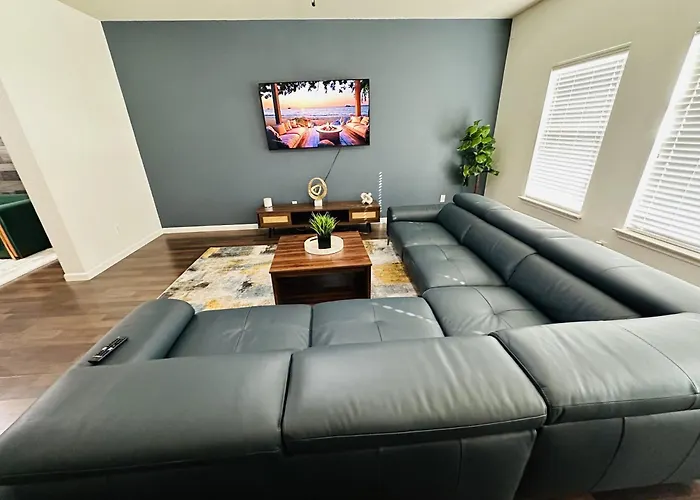 Sandy Retreat For Family And Groups Austin Holiday home Round Rock